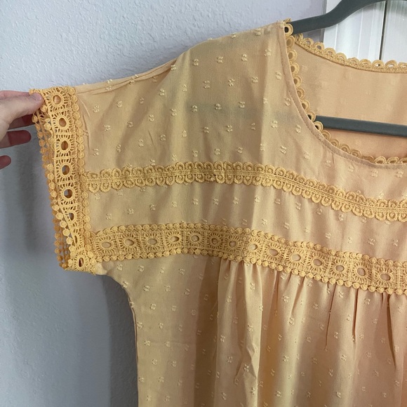 Golden eyelet summery top with details size medium - Picture 2 of 6